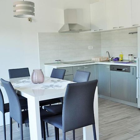 Apartments Zora Rogoznica  Bagian luar foto