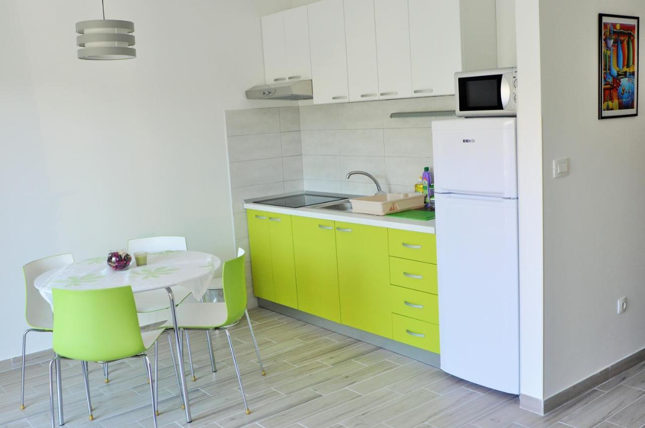 Apartments Zora Rogoznica  Bagian luar foto