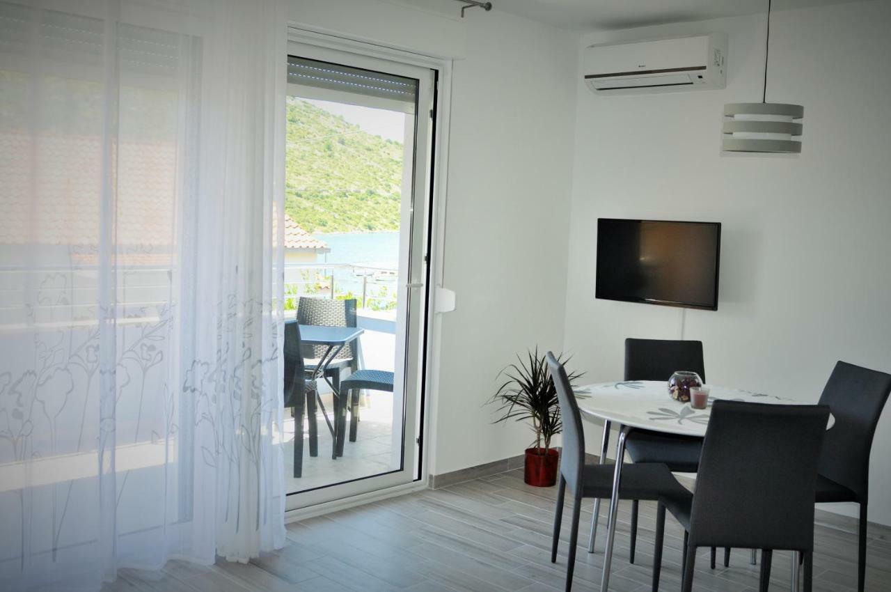Apartments Zora Rogoznica  Bagian luar foto