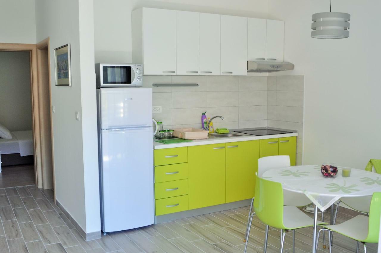 Apartments Zora Rogoznica  Bagian luar foto
