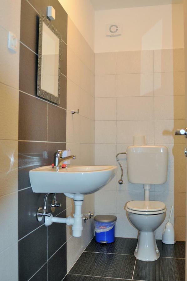Apartments Zora Rogoznica  Bagian luar foto