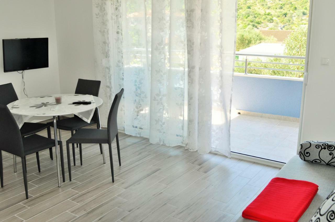 Apartments Zora Rogoznica  Bagian luar foto