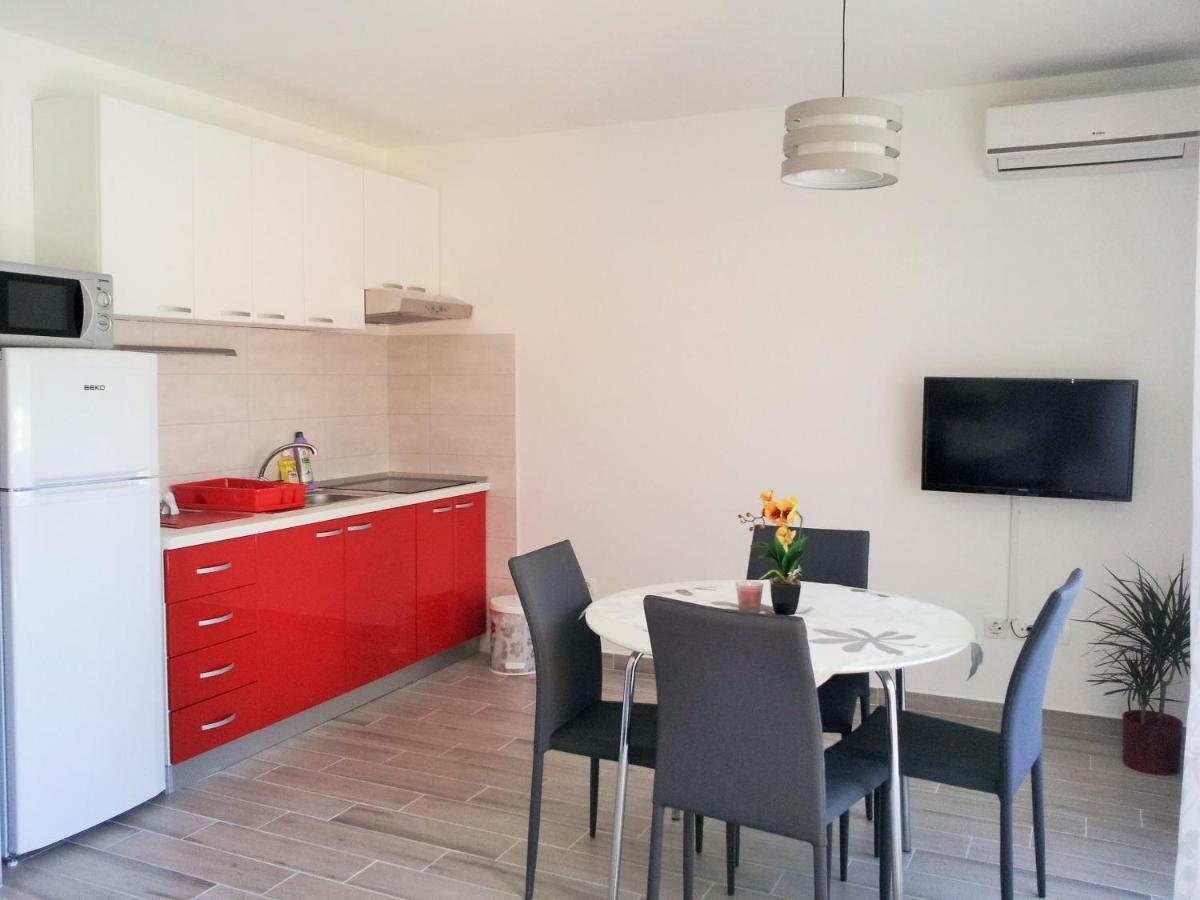 Apartments Zora Rogoznica  Bagian luar foto