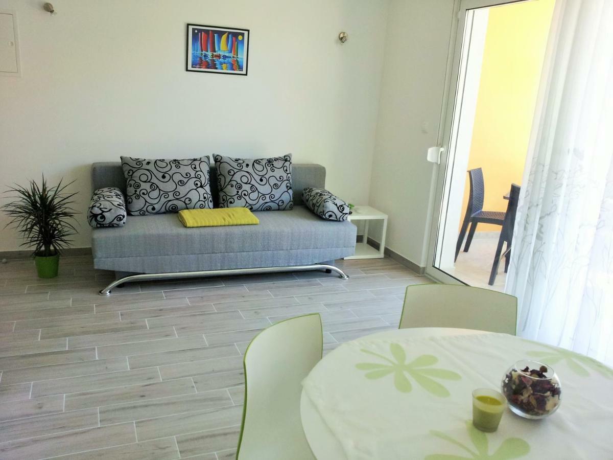 Apartments Zora Rogoznica  Bagian luar foto