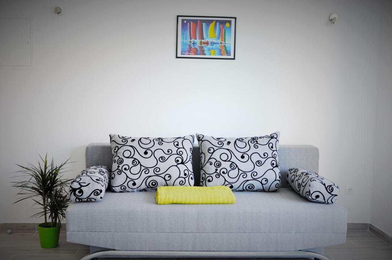 Apartments Zora Rogoznica  Bagian luar foto