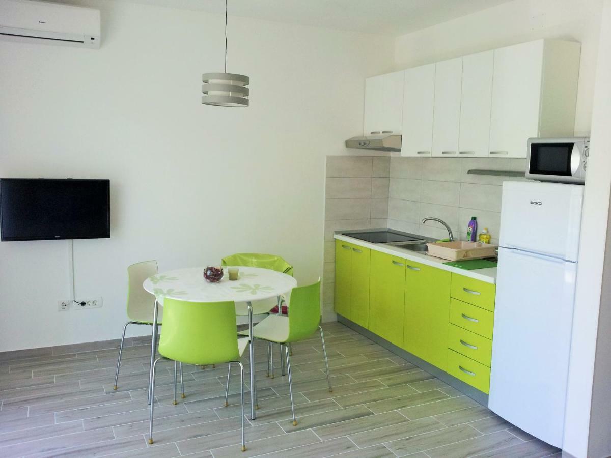 Apartments Zora Rogoznica  Bagian luar foto